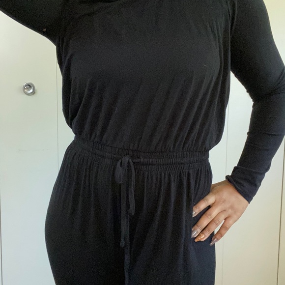 Cute and comfy black jumpsuit - Picture 3 of 5